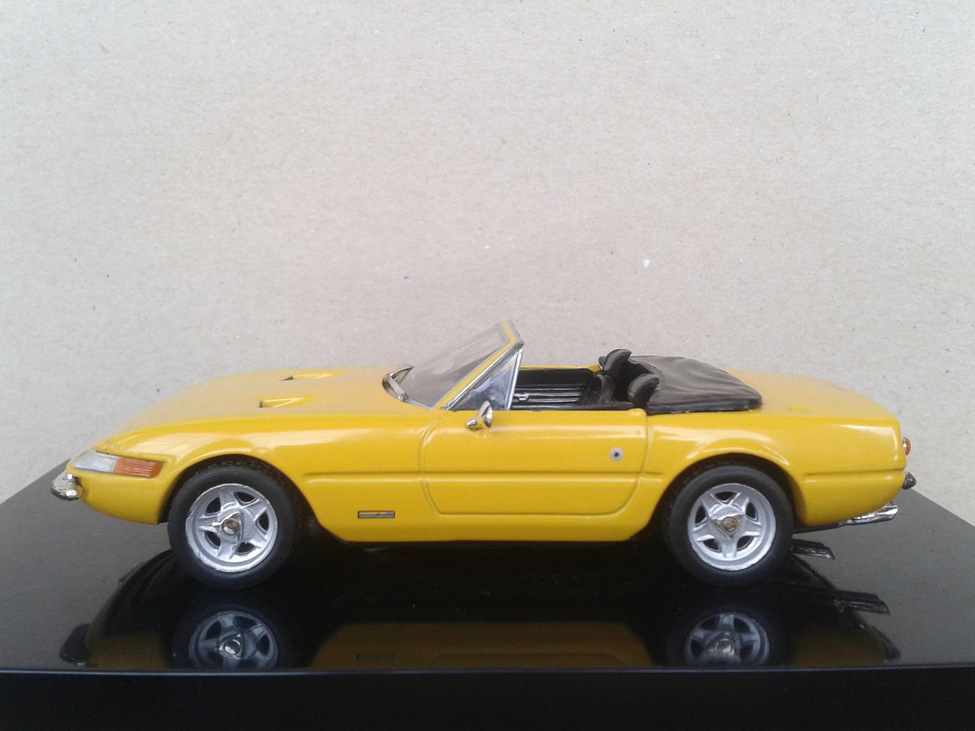 1971 Ferrari 365 GTS-4 (Hot Wheels) (11)
