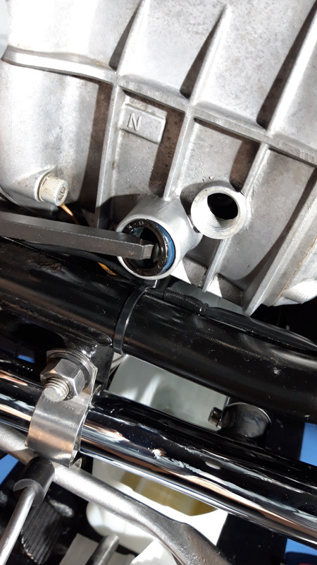 AE772FEB-CFA5-46DB-9320-1FD18CA69F62