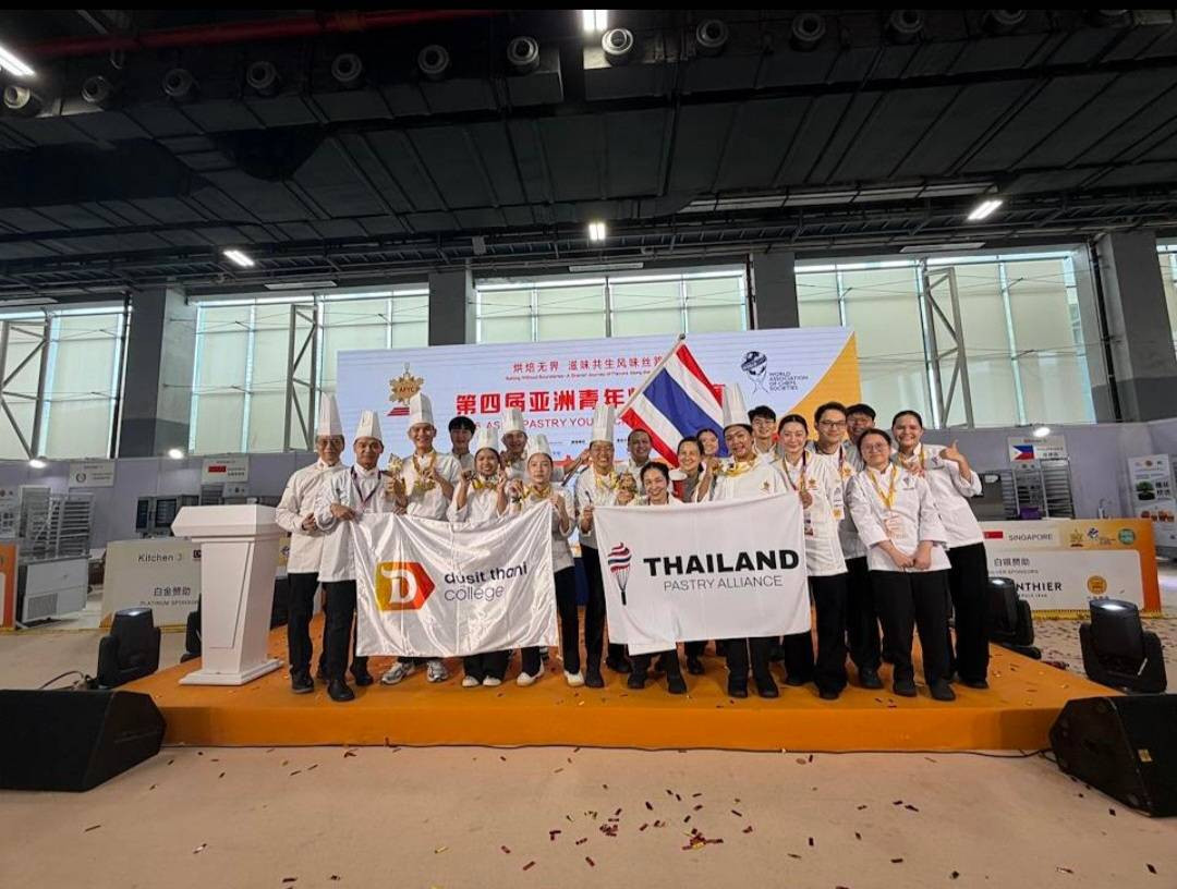 นักศึกษาและคณาจารย์วิทยาลัยดุสิตธานี ประกาศความสำเร็จบนเวทีระดับนานาชาติ Asian Pastry Young Chefs Ch