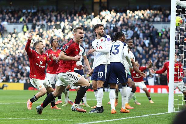 Bảng xếp hạng Ngoại hạng Anh: Chelsea tạm nhì bảng, Sunderland tiếp tục gây bất ngờ