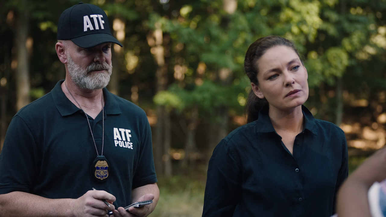 FBI.Most.Wanted.S04E01.Iron.Pipeline.1080p.10bit.AMZN.WEB-DL.DDP5.1.HEVC-Vyndros.mkv_snapshot_19.36_