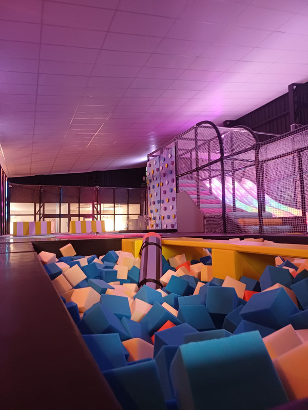 PIMPUMPAM - Parque de trampolines