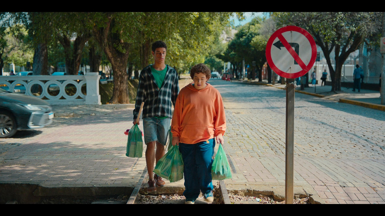 Here the Whole Time (2026) Full 1080p WEB DL Latino mkv snapshot 00 19 02 000