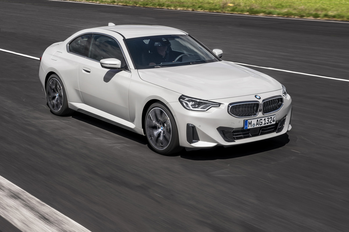 BMW220i(11)