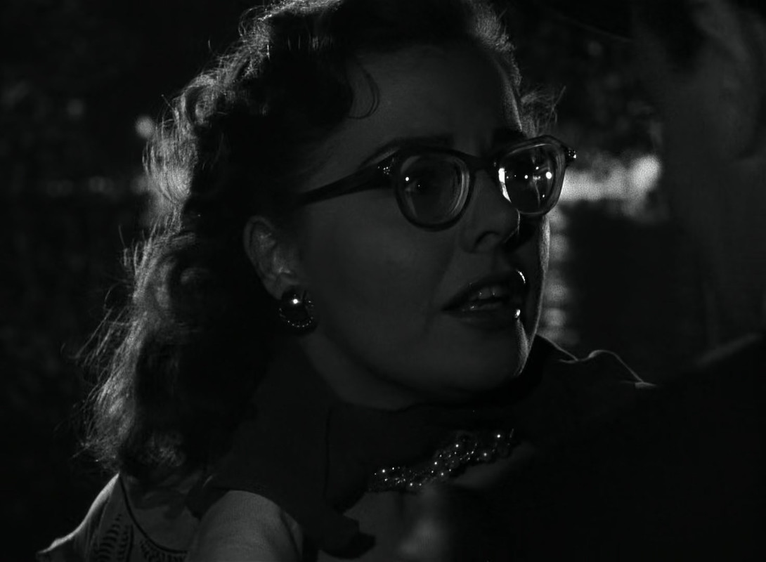 Strangers.on.a.Train.1951.1080p.BluRay.x265-RARBG.mp4_20201227_130136.331