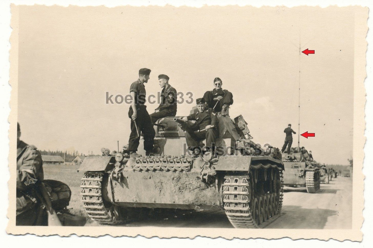 Foto Panzermänner auf Panzer III - Panzerbefehls