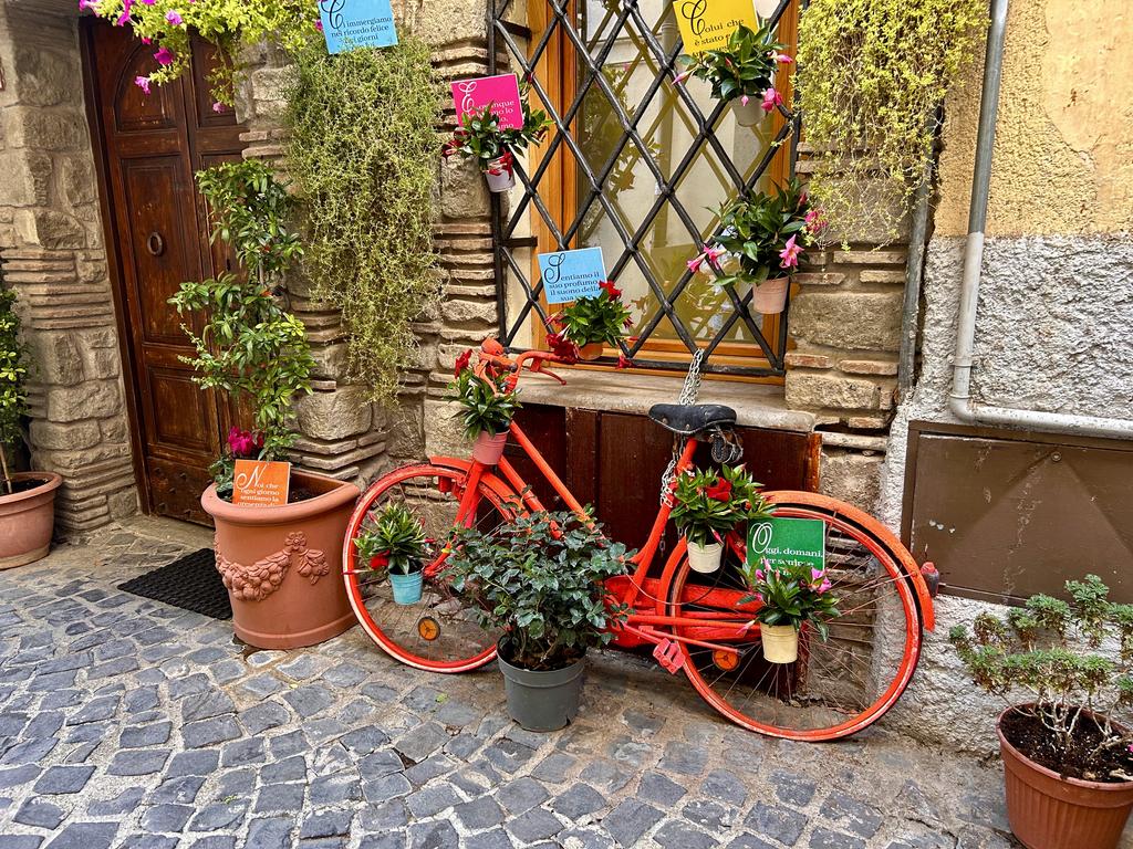 Жаркий сентябрь на побережье Тирренского моря.