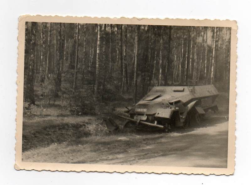 Foto zerstörter Panzer Panzerwagen Tank