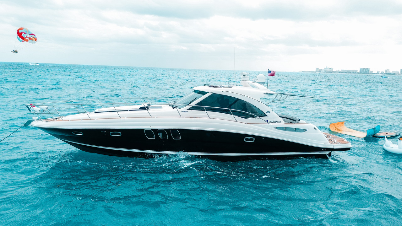 Sea Señor 52 ft yacht charter Cancun - Interior view showing luxury amenities and comfortable seating for 25 guests