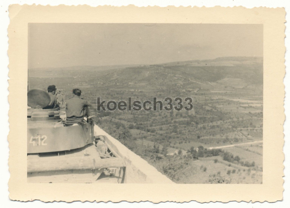 Foto Panzermänner auf Panzer IV Tank Kennung 412