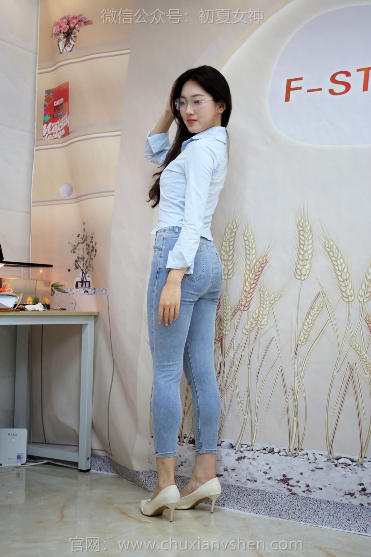 夏小小nude《初夏女神》写真，室内的，清新与优雅的双重享受插图5