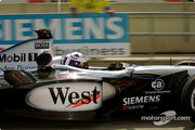 TEMPORADA - Temporada 2001 de Fórmula 1 - Pagina 2 F1-spanish-gp-2001-david-coulthard-3