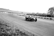 13 de Mayo. Giuseppe-Farina-at-Abbey-Curve-in-the-1950-British-Grand-Prix-at-Silverstone