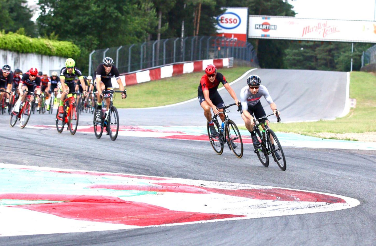 34365408_447378359022101_1932538870050586624_o