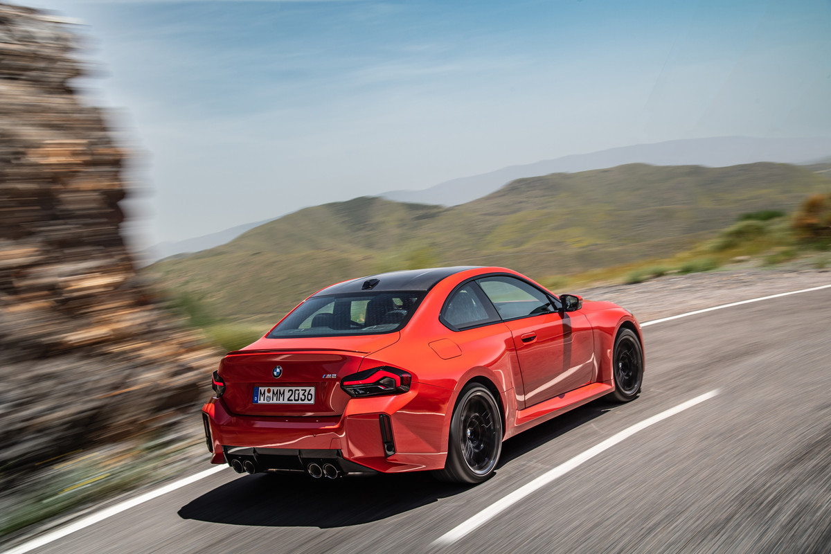 P90481911_highRes_the-all-new-bmw-m2-c