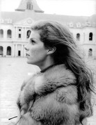 samantha-eggar-b04