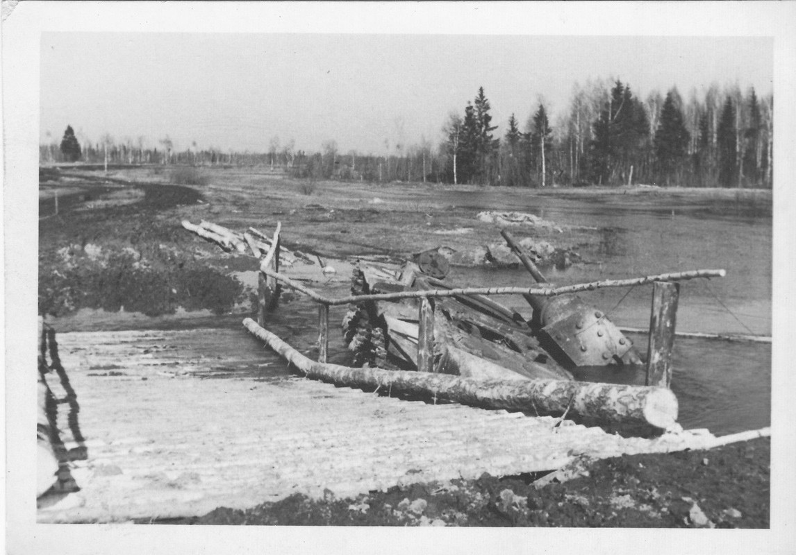 russischer Panzer KV1 zerstört Sumpf Wolchow 194