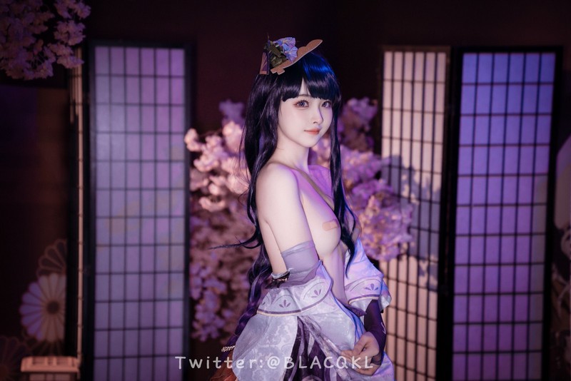 白莉爱吃巧克力 雷电将军 Cosplay 高清写真【57P｜276.3MB】插图1