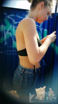 [Image: Voyeur41205124257.jpg]