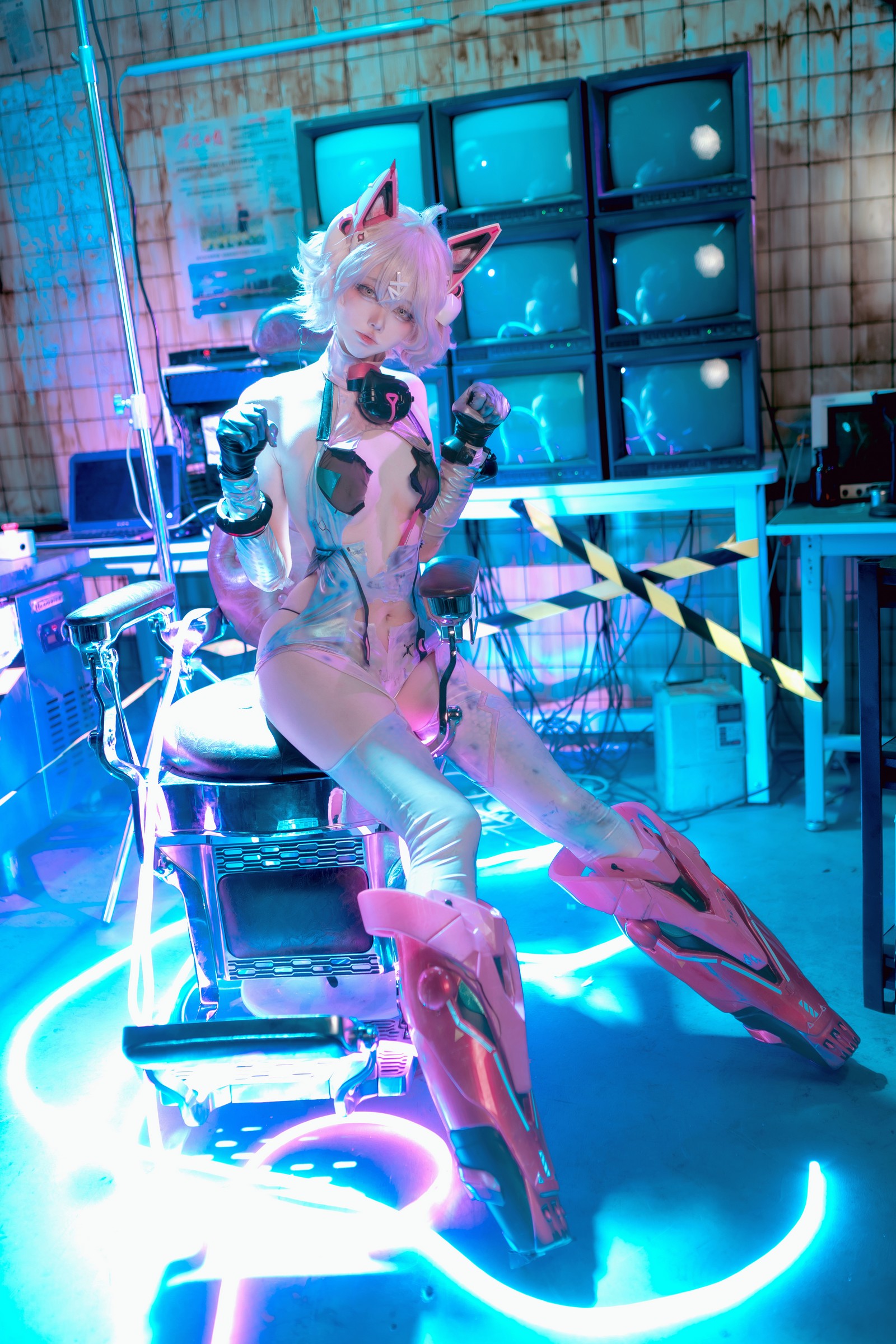 安食Ajiki 交错战线绯猁写真集 – 战斗角色COS高清图 [31P-357.7M]插图2