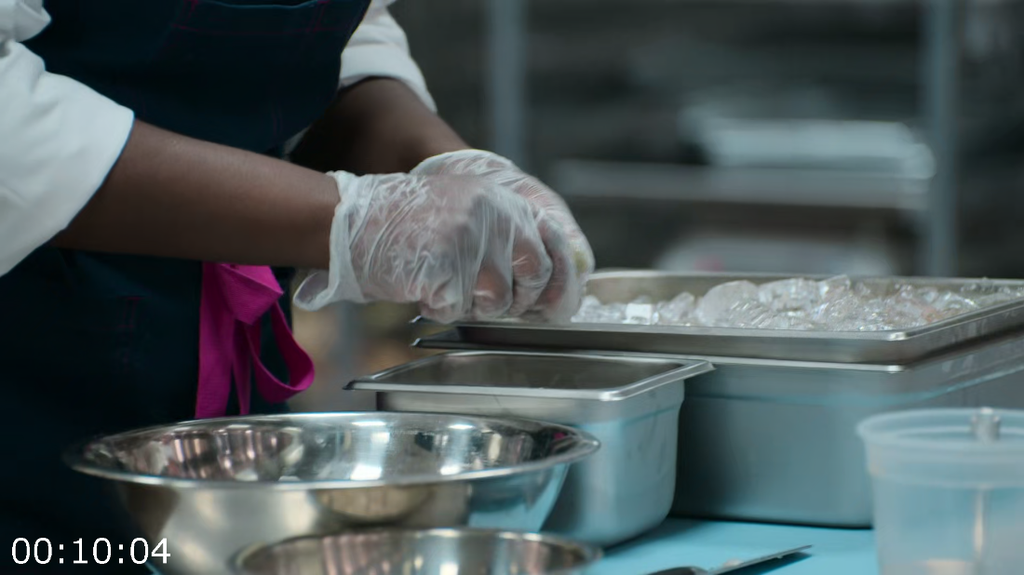 [Image: azla0pb5w8v3.png]