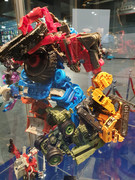 Studio-Series-Devastator-At-Cutch-Comic-Con-14