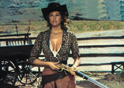 claudia-cardinale-me68