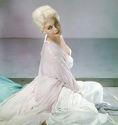 kim-novak-460