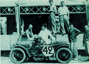 24 HEURES DU MANS YEAR BY YEAR PART ONE 1923-1969 - Page 13 33lm42-MGMidget-J4-JLFord-MBaumer-2