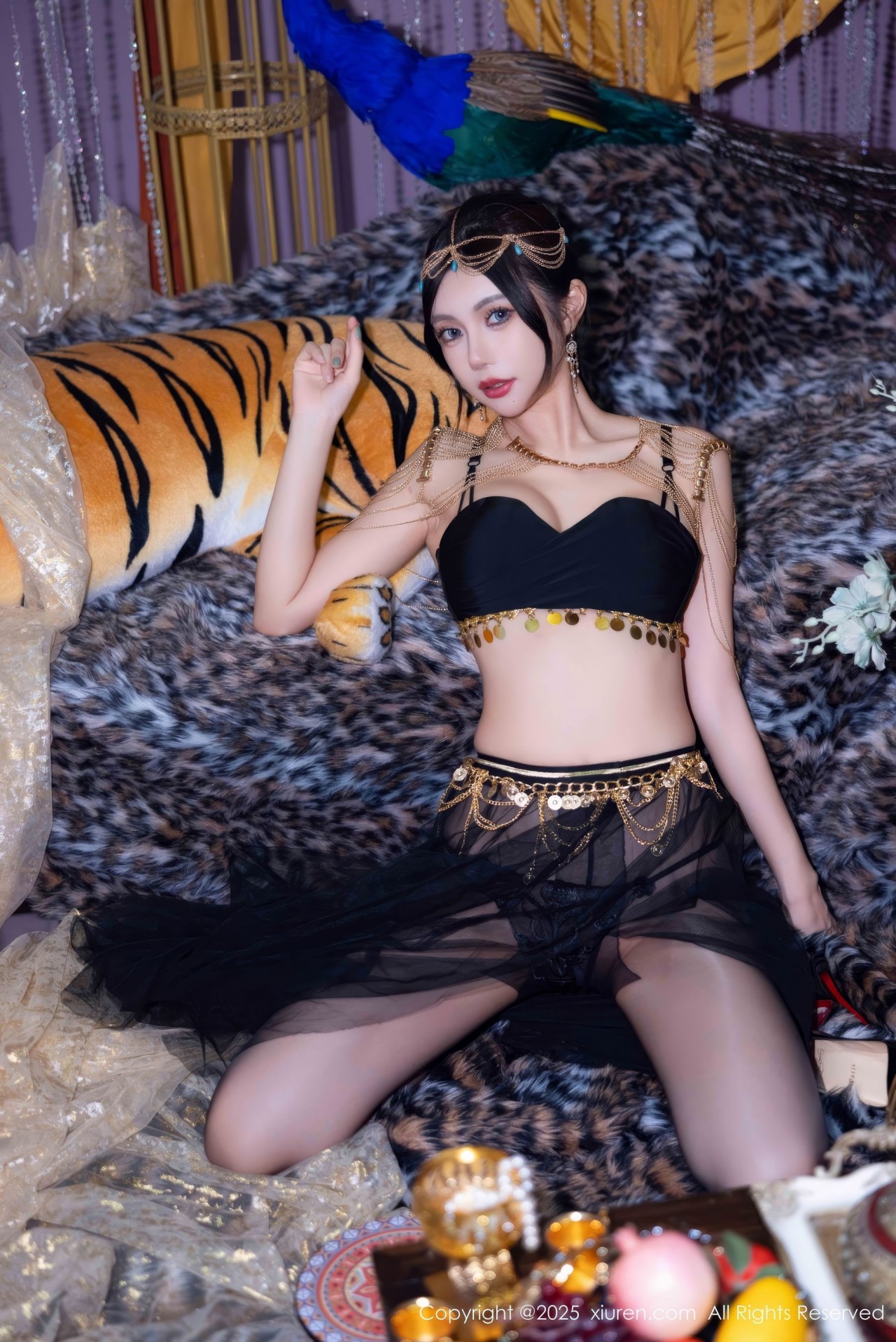 绮里嘉黑色露肩上衣图集79P，时尚造型与舞台感的华丽碰撞插图2