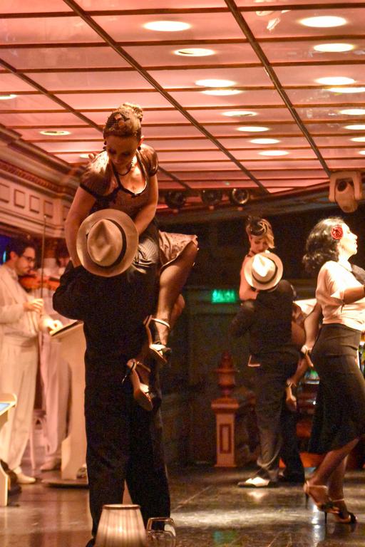 В джазе только девушки или аргентинско-бразильский калейдоскоп В джазе только девушки или аргентинско-бразильский калейдоскоп