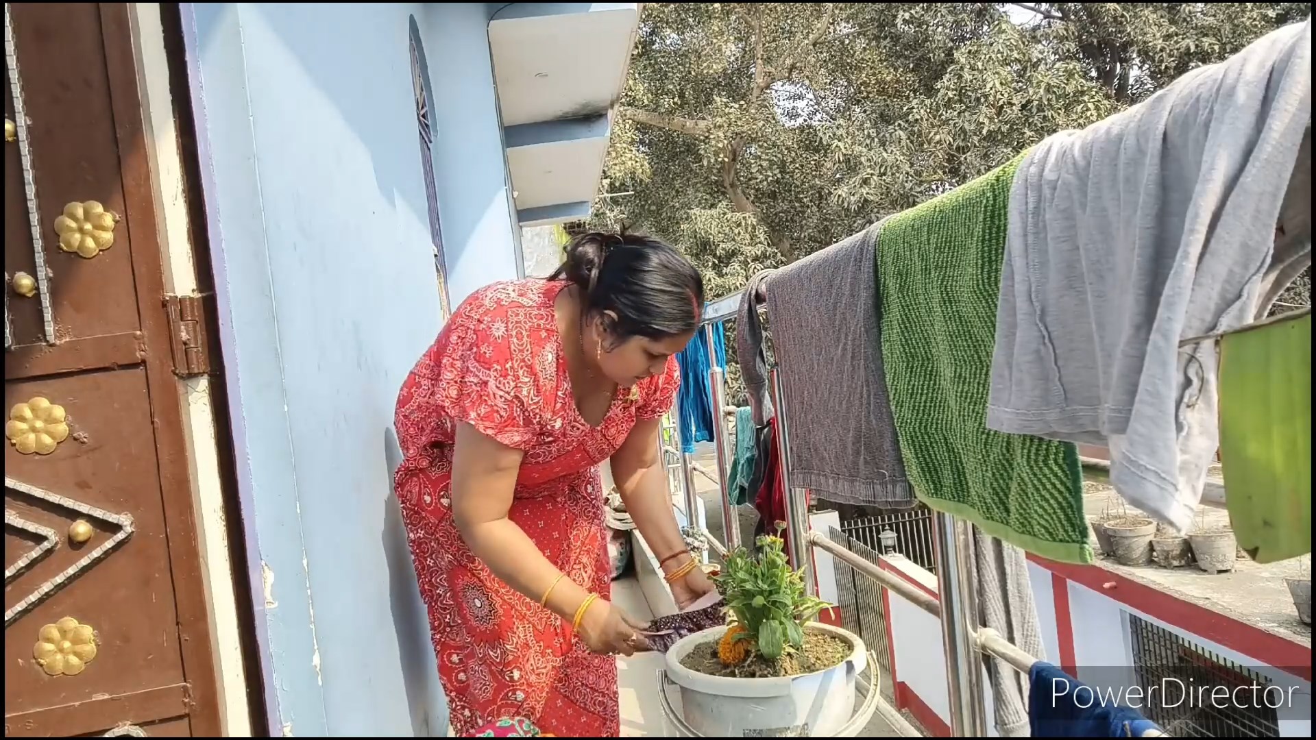 Unknown desi huge boobs and cleavage in red nightie mp4 snapshot 00 28 037 — Postimages