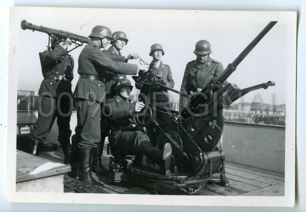 Dörnbergstrasse Tiergarten ~ Flak Geschütz