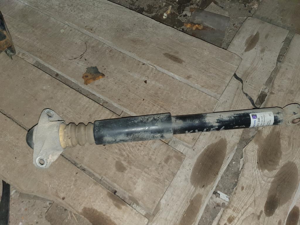 Амортизатор задний