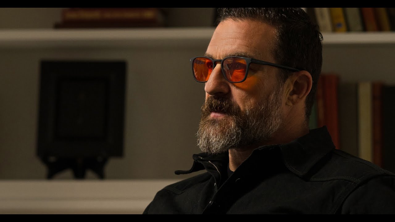 Warm/red lighting at night