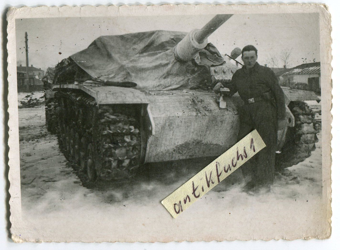 Panzer-Sturmgeschütz mit Zemerit-Betonanstrich i