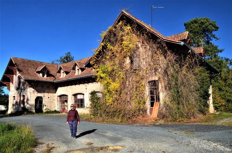 CASTILLO SAINT DE BERNARD-13-11-2022 - Francia y sus pueblos-2016/2022 (22)
