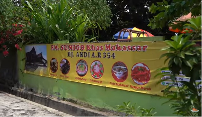 Rumah Makan Sumigo khas Makassar.