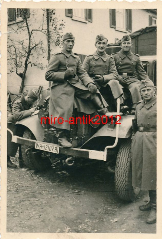 Wehrmacht, Soldaten, Gesäß wärmen auf dem Truck