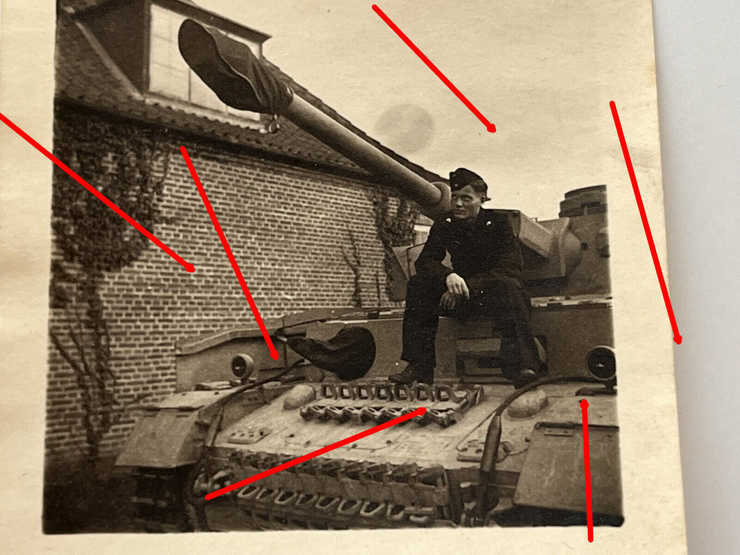 Foto, Panzer IV mit Besatzung in Dänemark 1943, Seiten- und Turmschürzen.