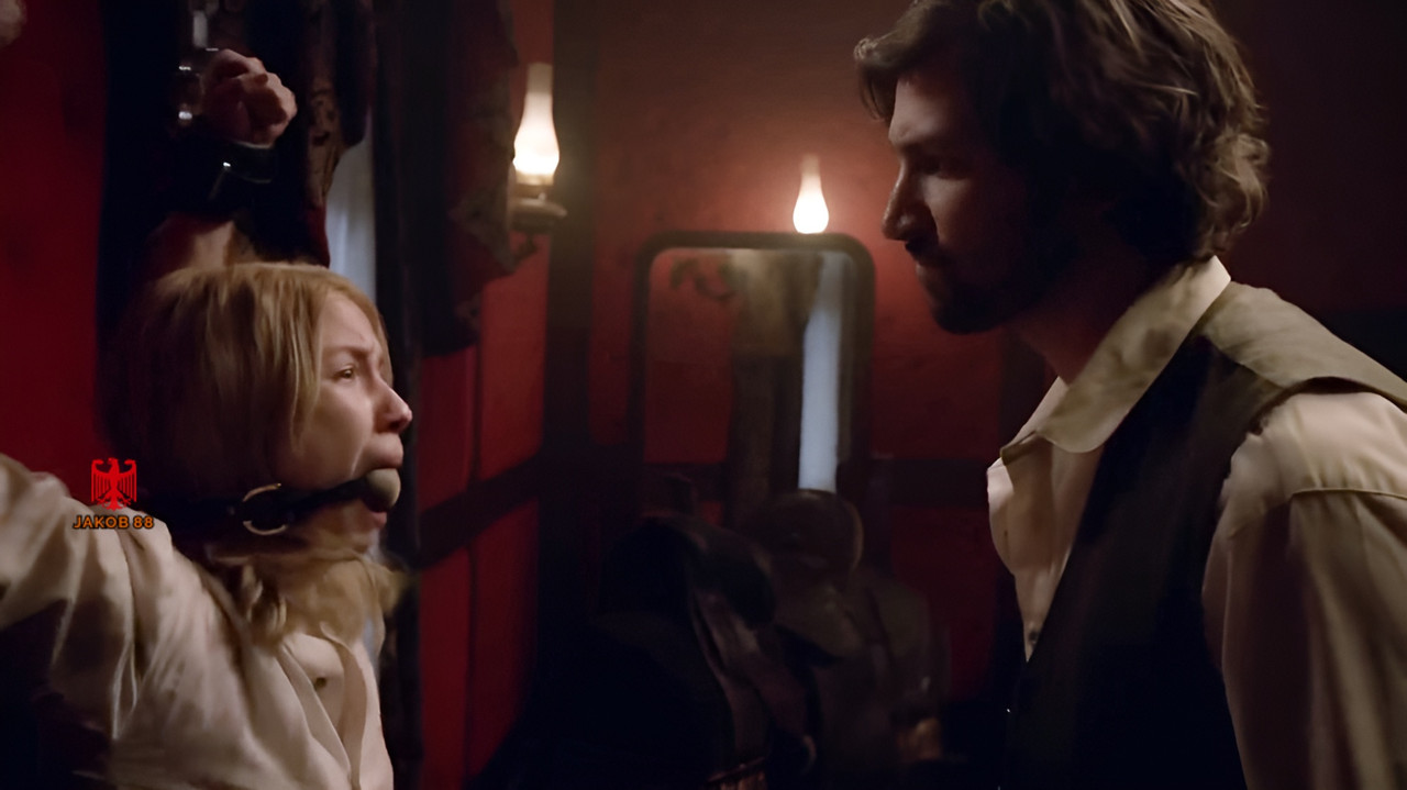 Laura Ramsey 6 - The Sixth Gun 2013