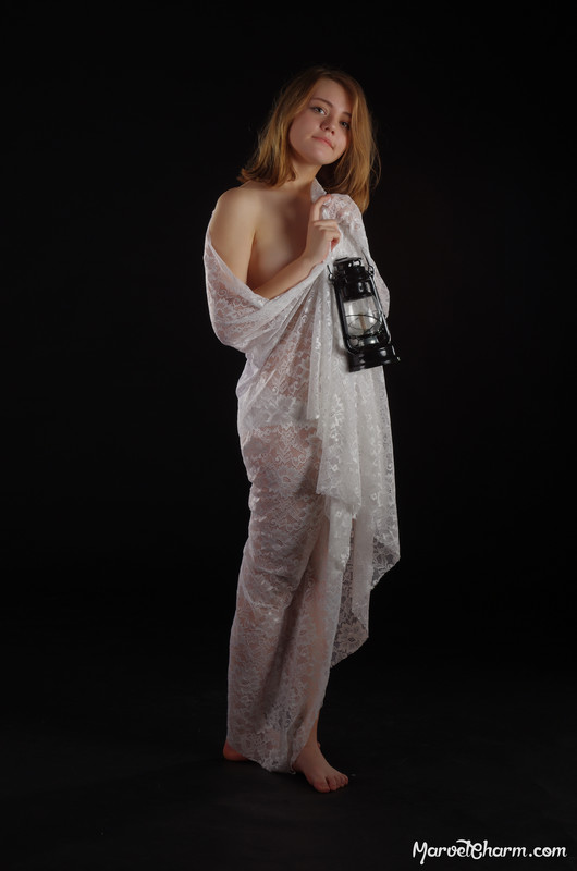 MarvelCharm_Nicolette-Lantern-081