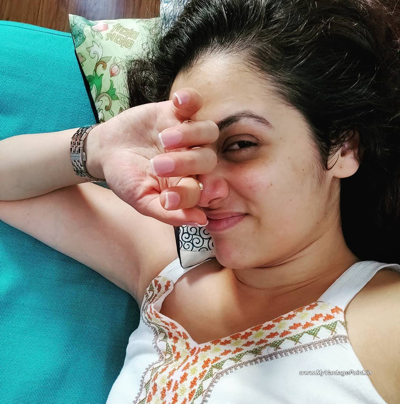 5-Girija-Oak-Hot-Selfies-HD-Mobile-Wallpapers-Pics-My-Vantage-Point