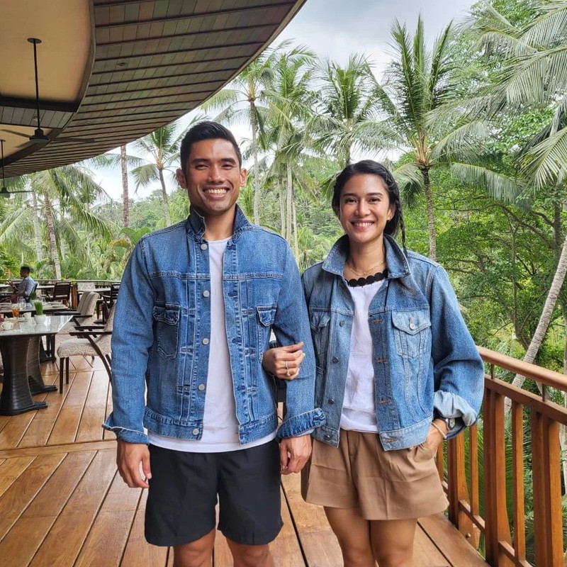 Potret mesra Dian Sastrowardoyo dan suami saat liburan ke Ubud, Bali.