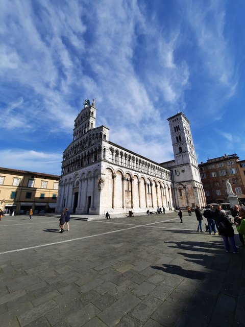 DIA 8. LA GRAN TAPADA DEL VIAJE: LUCCA. - Respirar y saborear la Toscana. 9 días (1)