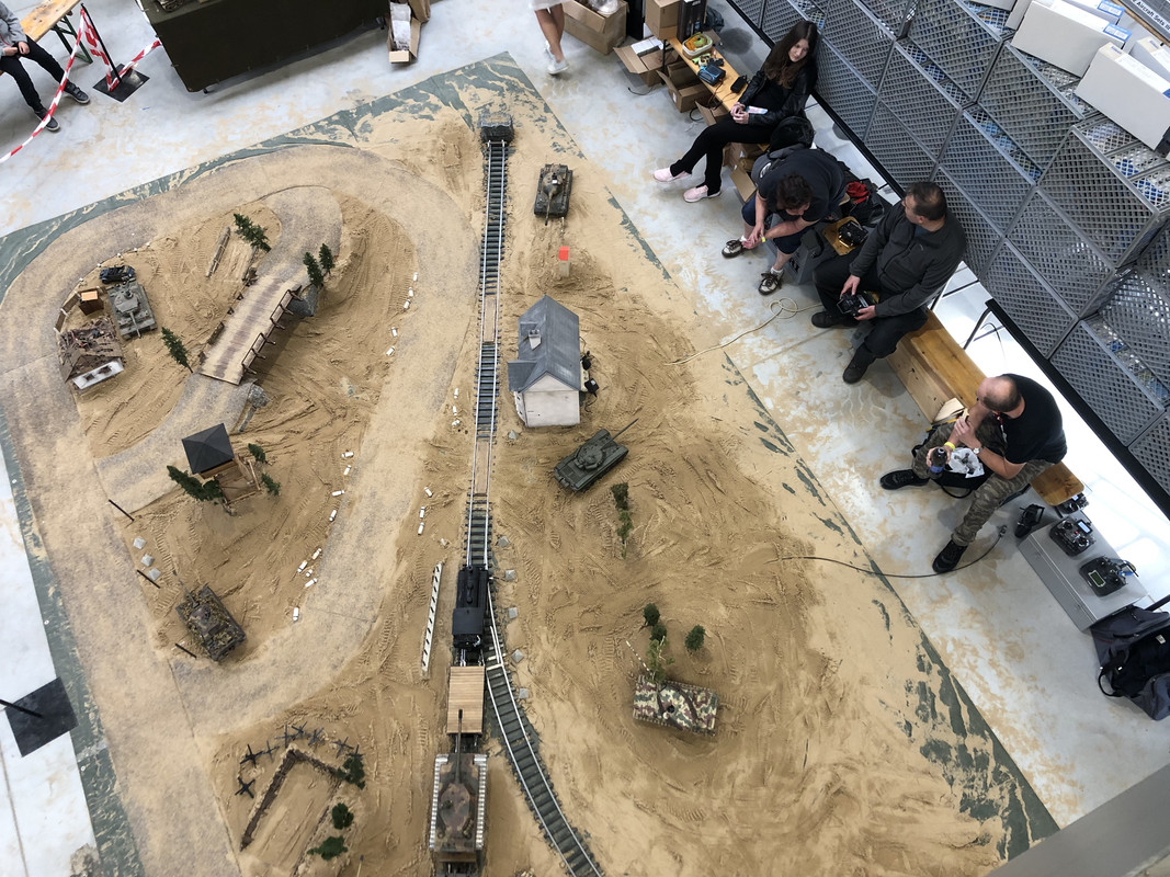 22F63756-29FC-4C40-8F7B-CBB3202530CC