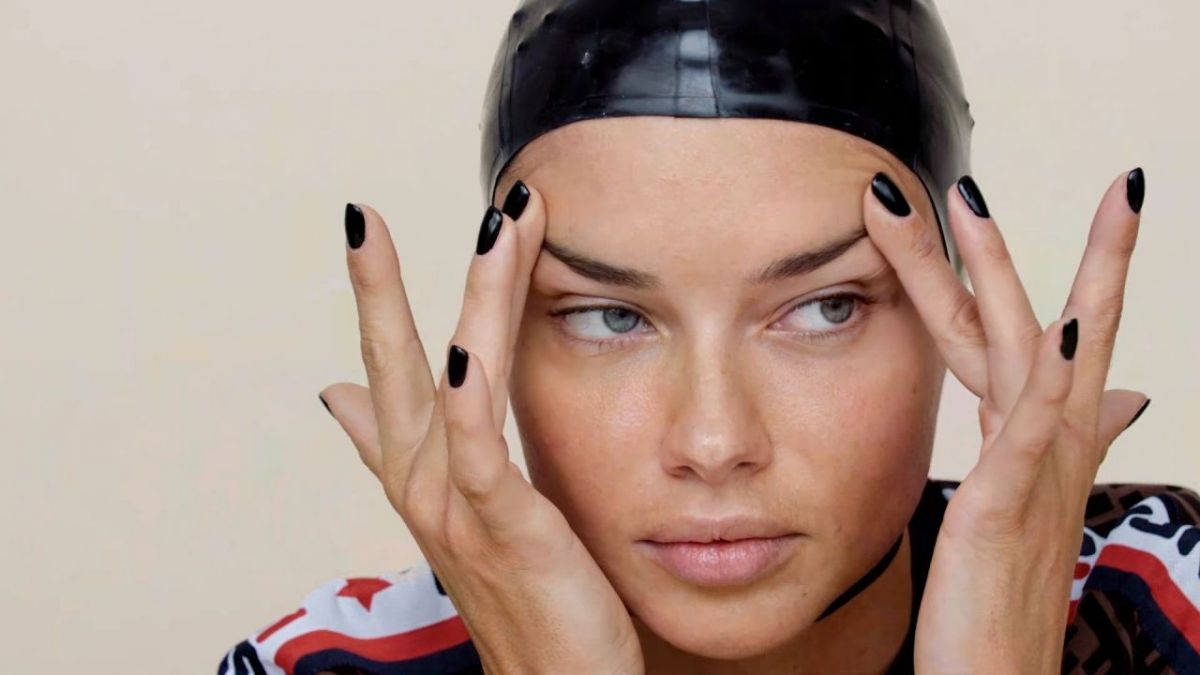 adriana-lima-for-love-magazine-december-2018-january-2019-2