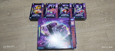 04-Hasbro-China-Legacy-Menasor-Boxset