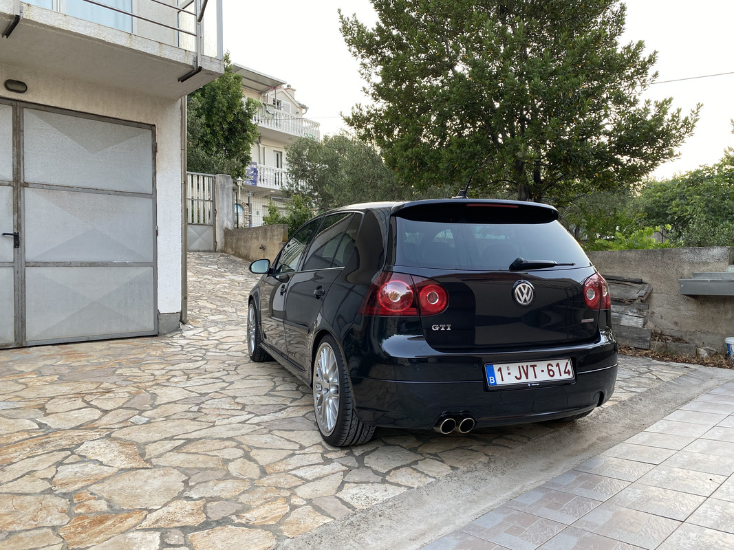 81F838DE-1800-4669-9D1B-2CA484A100CE