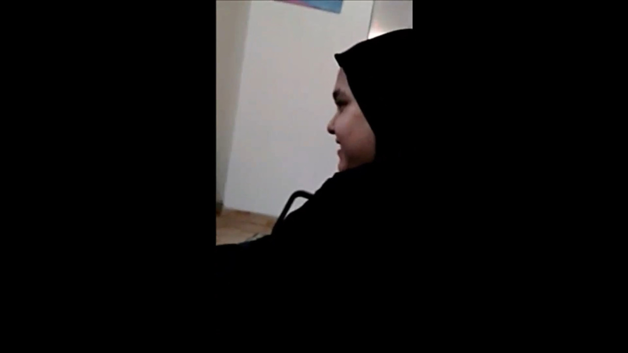 Desi Girl Pressing dick and Huge Breast Show.mkv_snapshot_00.13.406